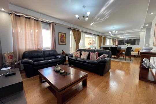 Sala de apartamento para alugar com 3 quartos, 134m² em Jardim Olympia, São Paulo