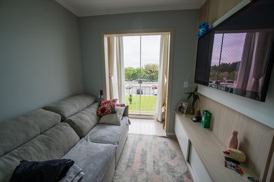 Sala de apartamento à venda com 2 quartos, 48m² em Pinheirinho, Curitiba