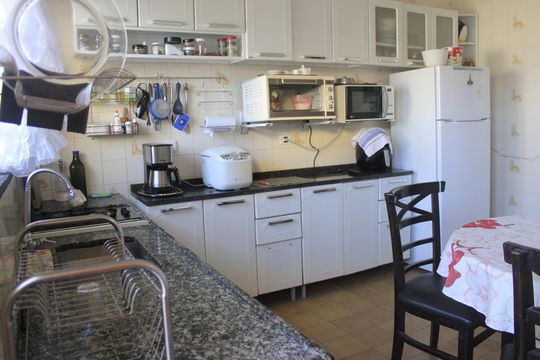 Cozinha  de casa à venda com 3 quartos, 140m² em Jardim Vila Galvao, Guarulhos