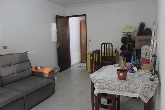 Garagem  de casa à venda com 3 quartos, 140m² em Jardim Vila Galvao, Guarulhos