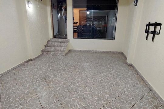 Garagem de casa à venda com 2 quartos, 150m² em Vila Gomes Cardim, São Paulo