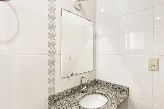 Banheiro da Suíte 1 de casa para alugar com 2 quartos, 105m² em Vila Curuçá Velha, São Paulo