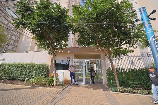 Fachada de apartamento à venda com 2 quartos, 42m² em Vila Penteado, São Paulo