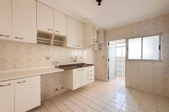 Cozinha de apartamento para alugar com 2 quartos, 82m² em Parque Selecta, São Bernardo do Campo