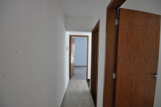 Corredor de casa à venda com 3 quartos, 142m² em Vila Paulistana, São Paulo