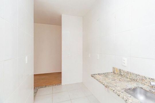 Cozinha de apartamento para alugar com 2 quartos, 46m² em Parque Santa Fé, Porto Alegre