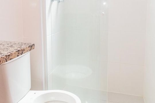 Banheiro de apartamento para alugar com 2 quartos, 46m² em Parque Santa Fé, Porto Alegre