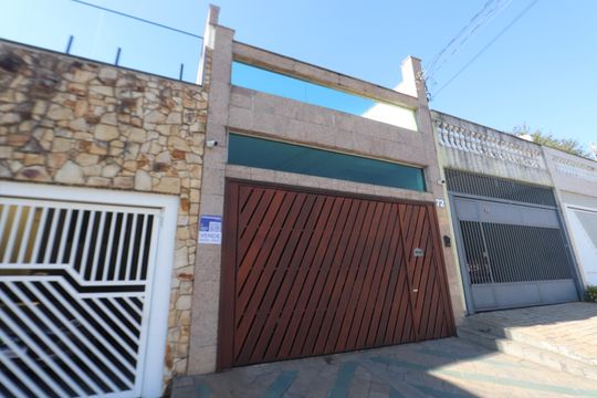 Fachada de casa à venda com 3 quartos, 196m² em Vila Lucia, São Paulo