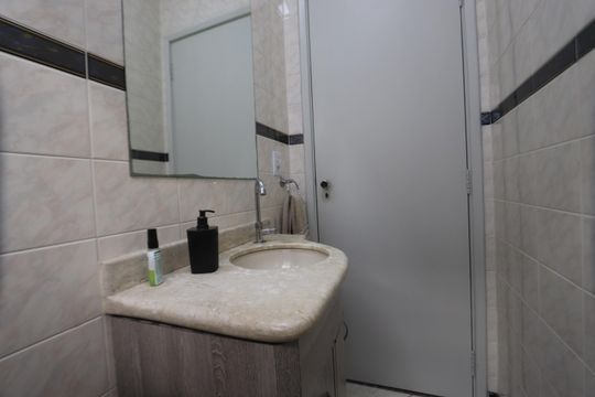 Lavabo de casa à venda com 3 quartos, 196m² em Vila Lucia, São Paulo