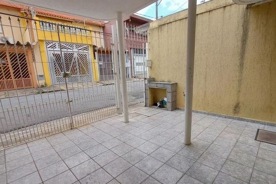 Garagem de casa à venda com 2 quartos, 99m² em Vila Constança, São Paulo