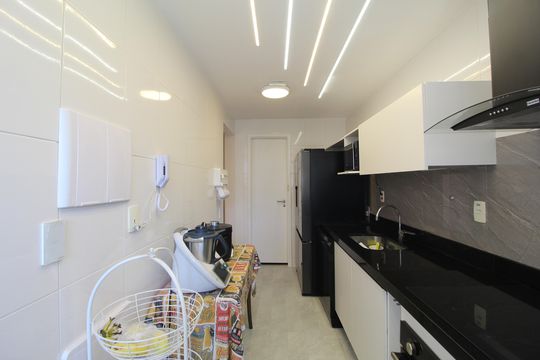 Cozinha de apartamento à venda com 2 quartos, 86m² em Recreio dos Bandeirantes, Rio de Janeiro