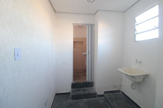 Lavanderia de casa para alugar com 1 quarto, 30m² em Praça Joaniza, São Paulo