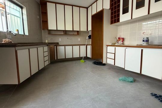 Cozinha de casa à venda com 4 quartos, 187m² em Pinheirinho, Santo André