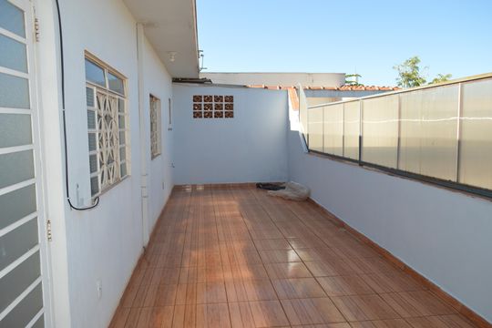 Sacada de casa para alugar com 4 quartos, 240m² em Parque Anhanguera, Ribeirão Preto