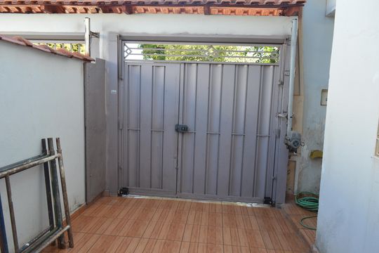 Garagem de casa para alugar com 4 quartos, 240m² em Parque Anhanguera, Ribeirão Preto