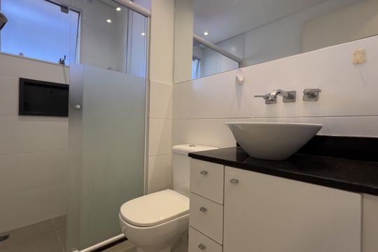 Banheiro social de apartamento para alugar com 1 quarto, 38m² em Vila Augusta, Guarulhos