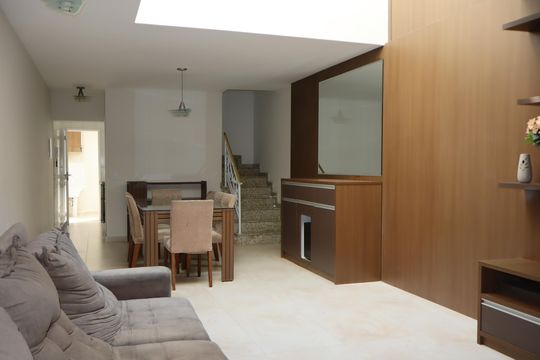 Sala de casa à venda com 3 quartos, 152m² em Vila Rica, São Paulo