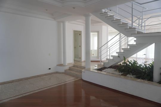 Sala de casa de condomínio para alugar com 4 quartos, 455m² em Residencial Morada dos Lagos, Barueri