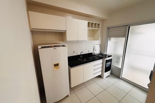 Cozinha de apartamento para alugar com 1 quarto, 43m² em Melville Empresarial I E Ii, Barueri