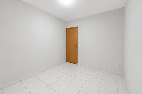 Quarto 1 de apartamento para alugar com 2 quartos, 43m² em Jardim Holanda, Uberlândia