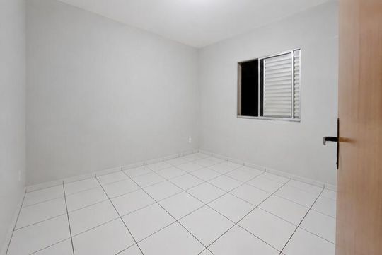 Quarto 1 de apartamento para alugar com 2 quartos, 43m² em Jardim Holanda, Uberlândia