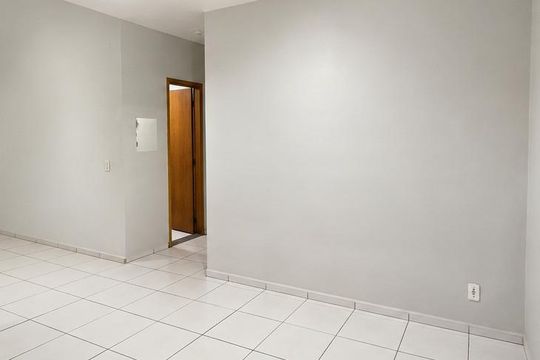 Sala de apartamento para alugar com 2 quartos, 43m² em Jardim Holanda, Uberlândia
