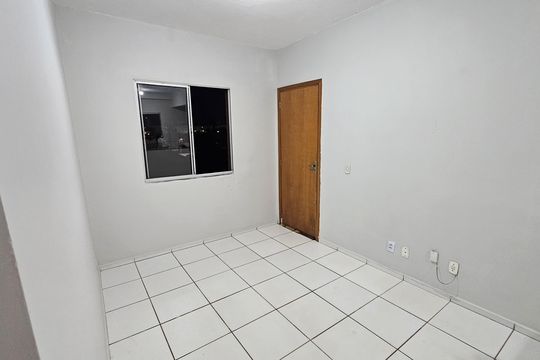 Sala de apartamento para alugar com 2 quartos, 43m² em Jardim Holanda, Uberlândia