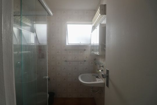 Banheiro Social de apartamento para alugar com 3 quartos, 70m² em Vila Julia, Guarujá