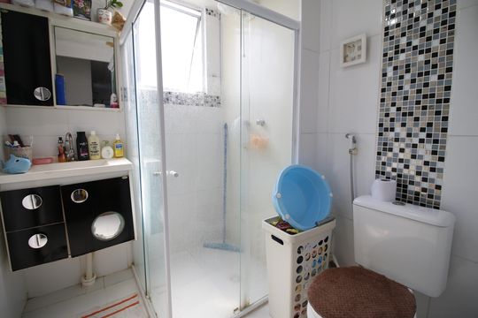 Banheiro de apartamento à venda com 2 quartos, 43m² em Jacarepaguá, Rio de Janeiro