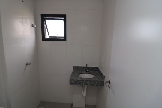Banheiro de apartamento à venda com 2 quartos, 39m² em Vila Alpina, São Paulo