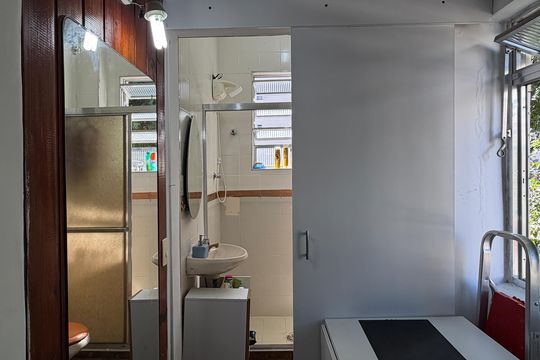 Banheiro de kitnet/studio para alugar com 1 quarto, 32m² em Aparecida, Santos