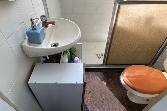 Banheiro de kitnet/studio para alugar com 1 quarto, 32m² em Aparecida, Santos