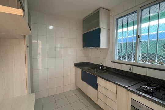 Cozinha de casa de condomínio para alugar com 3 quartos, 95m² em Freguesia (ilha do Governador), Rio de Janeiro