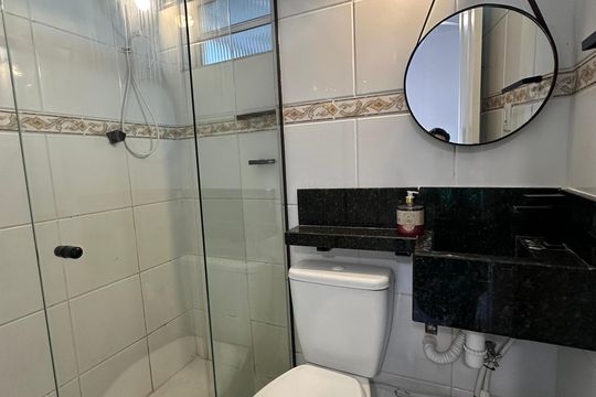 Banheiro da Suíte de apartamento para alugar com 2 quartos, 90m² em Centro, São Vicente