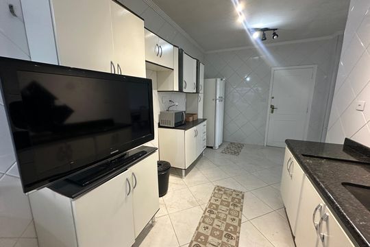 Cozinha de apartamento para alugar com 2 quartos, 90m² em Centro, São Vicente