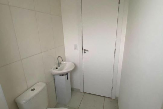 Banheiro de apartamento à venda com 2 quartos, 45m² em Campo Grande, Rio de Janeiro