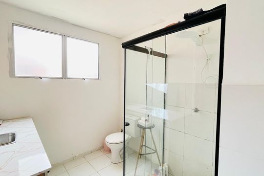 Banheiro de apartamento para alugar com 1 quarto, 38m² em Bairro Jardim Nossa Senhora das Graças, Cotia