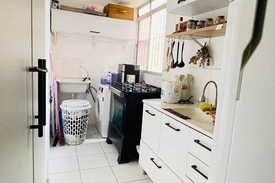 Cozinha de apartamento para alugar com 1 quarto, 38m² em Bairro Jardim Nossa Senhora das Graças, Cotia