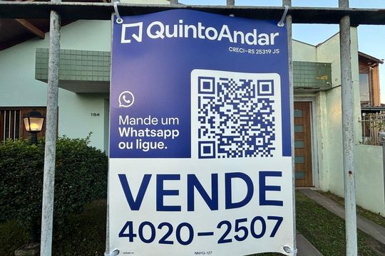 Placa instalada em 26/07/2026 com o código NNYG-127 de casa à venda com 4 quartos, 200m² em Rio Branco, São Leopoldo