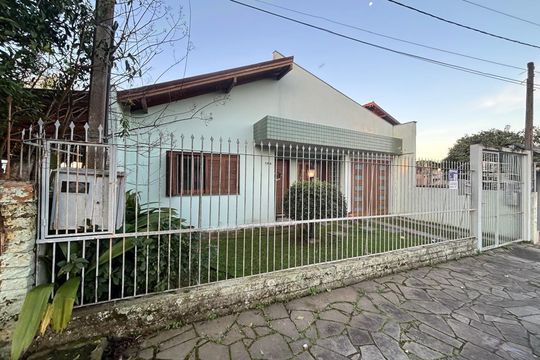 Placa instalada em 26/07/2026 com o código NNYG-127 de casa à venda com 4 quartos, 200m² em Rio Branco, São Leopoldo