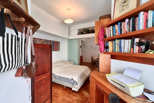 Quarto de apartamento à venda com 1 quarto, 68m² em Jardim Botânico, Rio de Janeiro