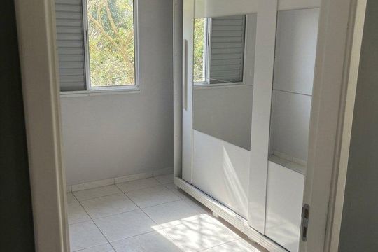 Quarto de apartamento para alugar com 2 quartos, 45m² em Jardim Central, Cotia