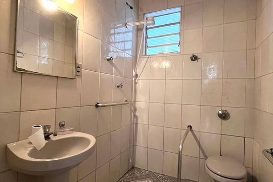 Banheiro de casa para alugar com 2 quartos, 300m² em Jardim Nova Europa, Campinas