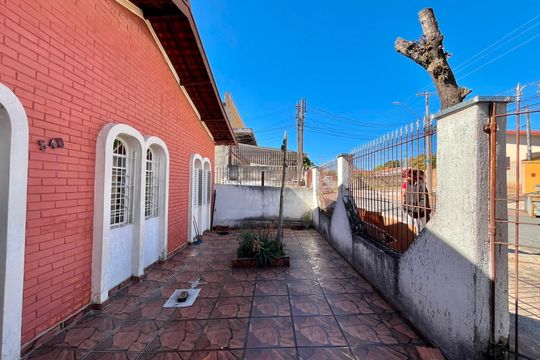 Fachada de casa para alugar com 2 quartos, 300m² em Jardim Nova Europa, Campinas