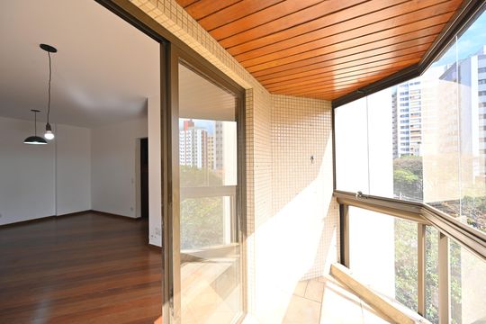 Varanda de apartamento à venda com 2 quartos, 82m² em Vila Clementino, São Paulo