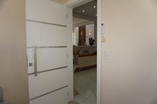 Escritório de casa para alugar com 6 quartos, 600m² em Jardim Indaia, Embu das Artes