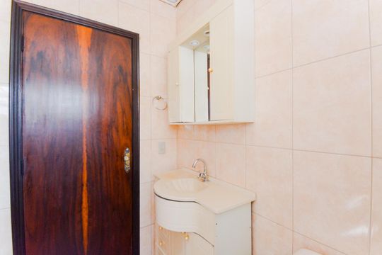 Banheiro de apartamento para alugar com 2 quartos, 50m² em Jardim Iporanga, Guarulhos