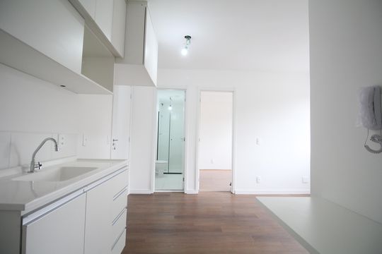 Cozinha de apartamento para alugar com 2 quartos, 34m² em Vila Prel, São Paulo