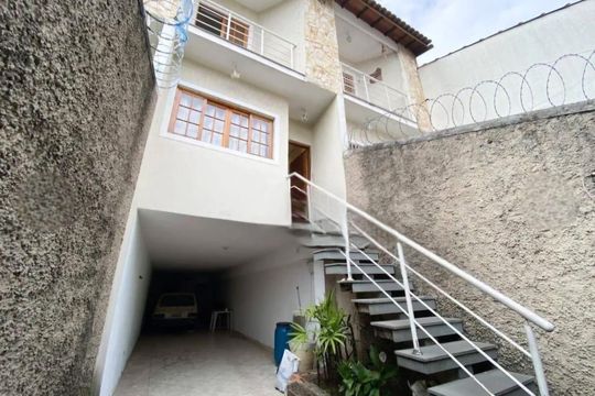 Área externa de casa à venda com 3 quartos, 120m² em Jardim Taquari, São Paulo