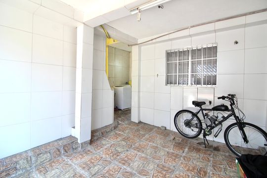 Garagem de casa à venda com 8 quartos, 500m² em Jardim Santa Maria, São Paulo